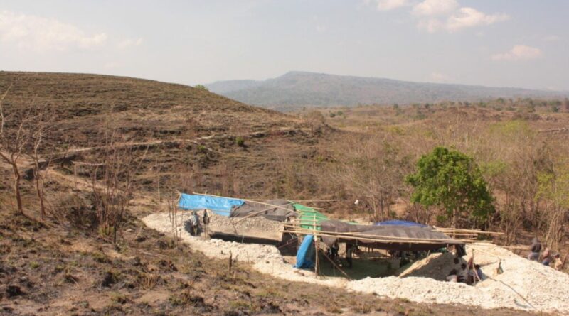 Excavation of Mata Menge in 2014.